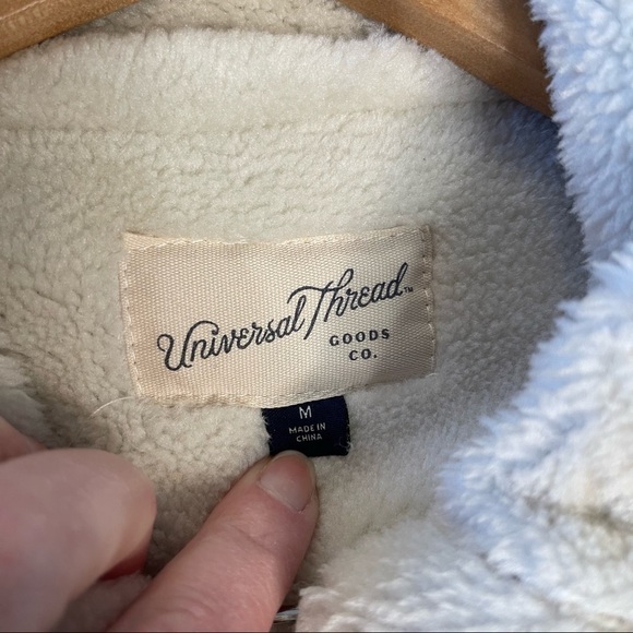 Universal Thread Faux Leather with Sherpa Trim size Medium - Picture 5 of 10